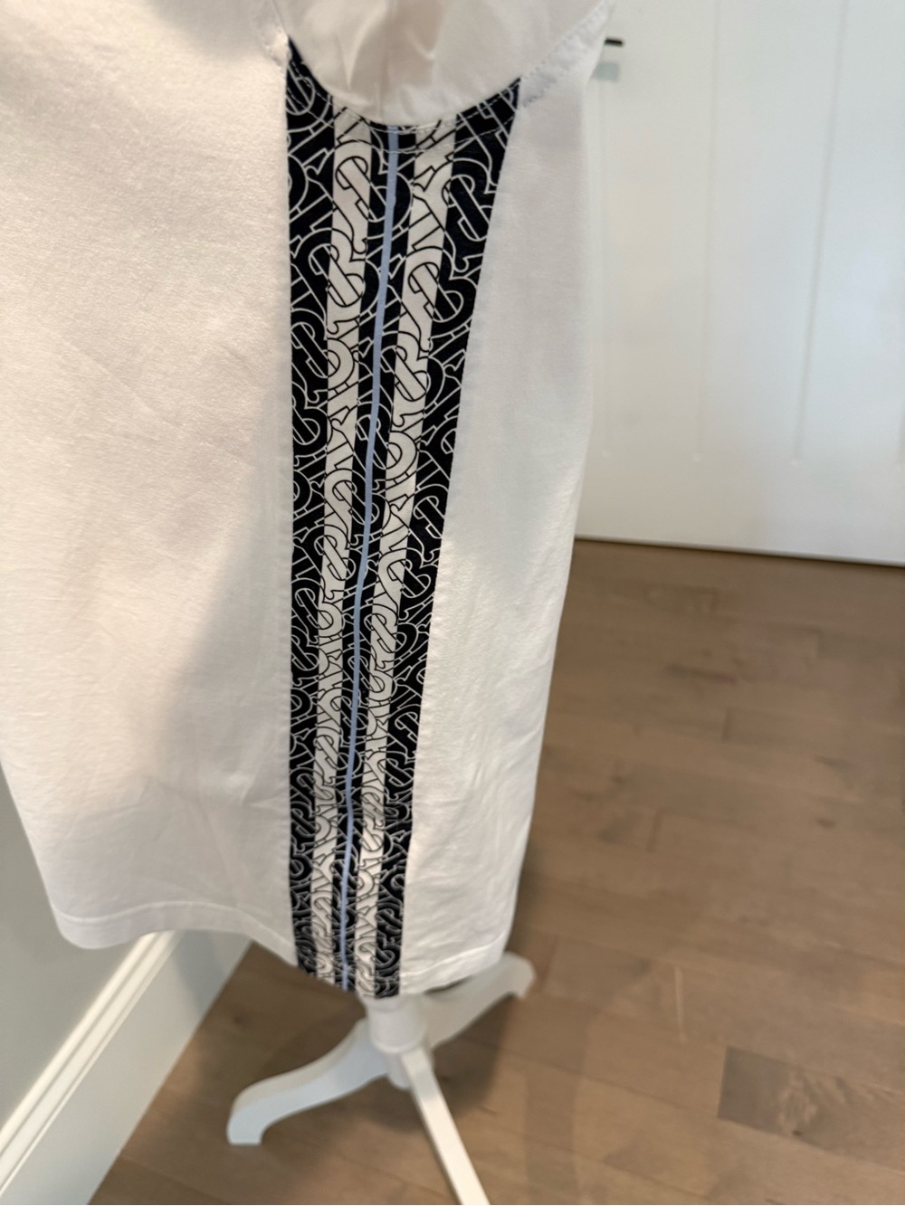 💯 % AUTHENTIC BURBERRY TEE SHIRT - Picture 5 of 11